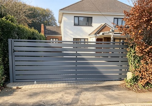 Aluminium driveway gate - aluminium, grey