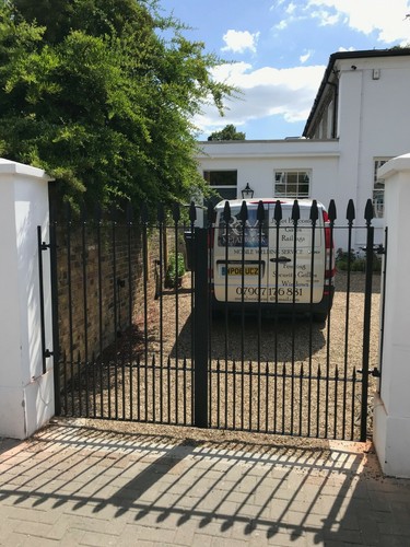 Low wall railing - ,