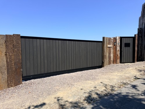 Sliding cantilever gate - cantilever,